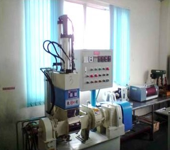 橡膠實(shí)驗(yàn)室:3L力拿機(jī)